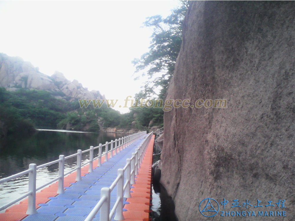 Floating Bridge at Zhequ Mountain, Henan