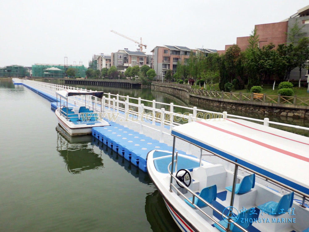 Zhengrong Floating Bridge in Nanchang, Jiangxi