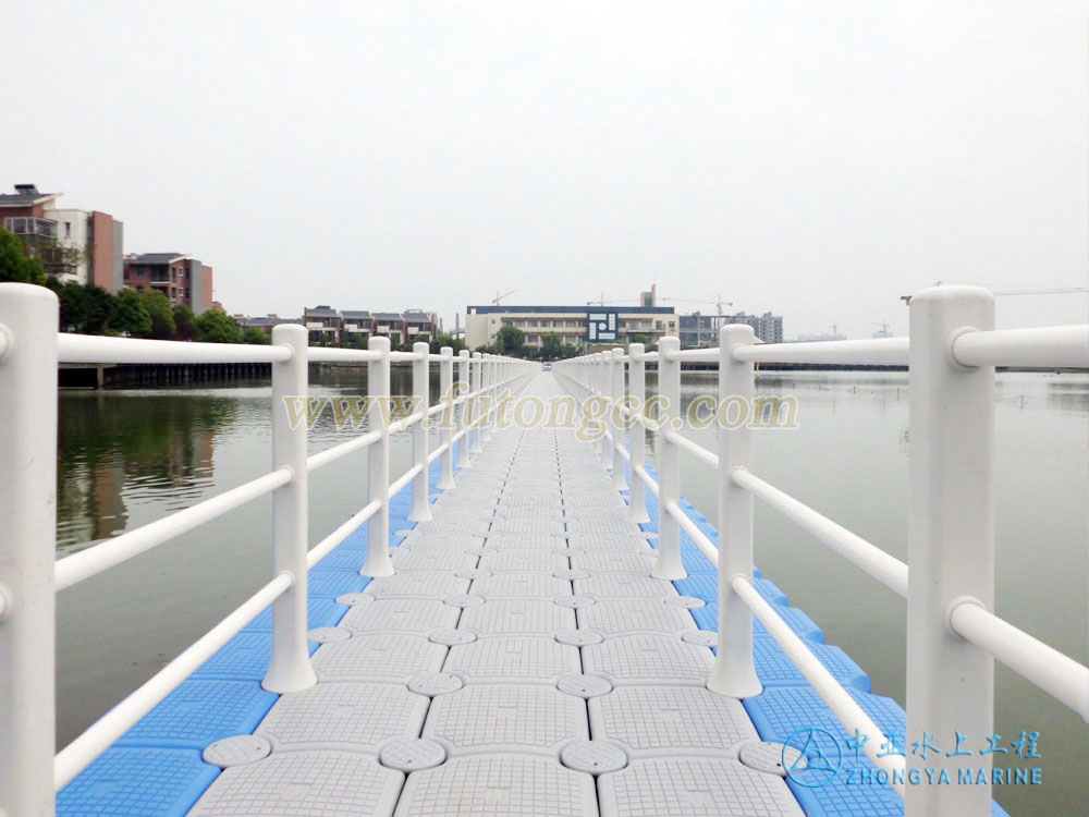 Zhengrong Floating Bridge in Nanchang, Jiangxi