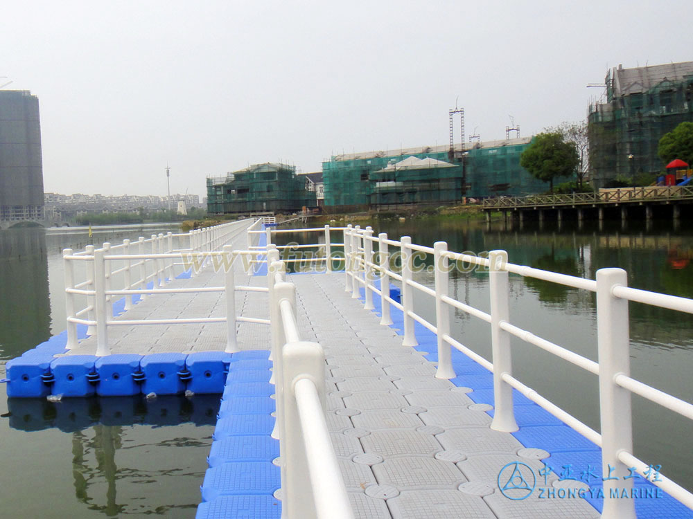 Zhengrong Floating Bridge in Nanchang, Jiangxi