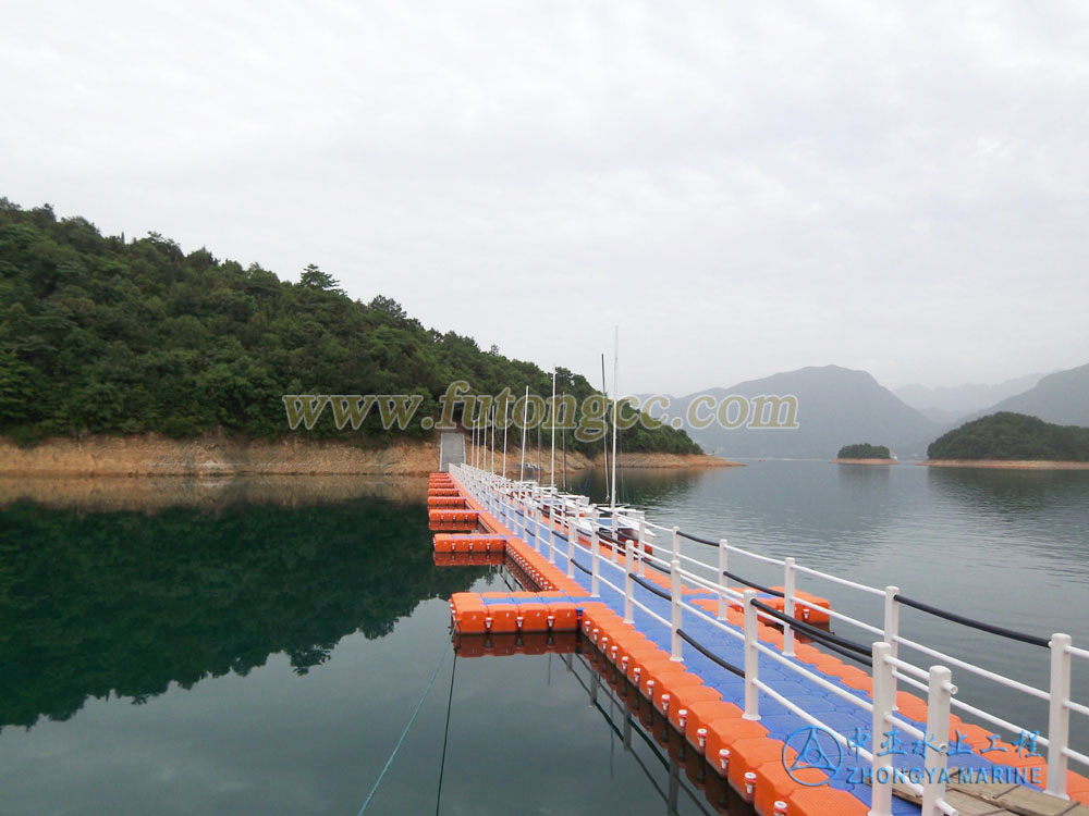 Jiangxi Zhelin Lake Floating Bridge