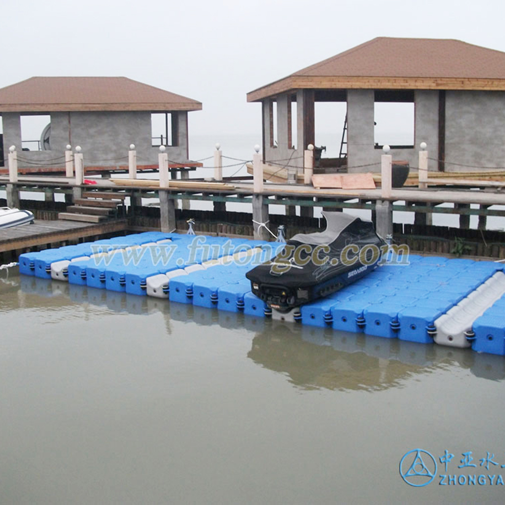 Rheinland Yacht Club Motorboat Pier