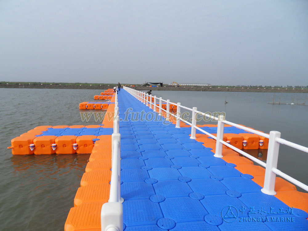 Tianjin Qilihai Wetland Floating Bridge