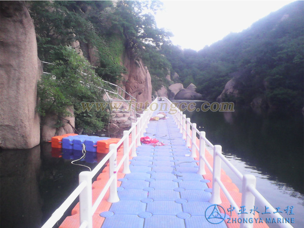 Floating Bridge at Zhequ Mountain, Henan