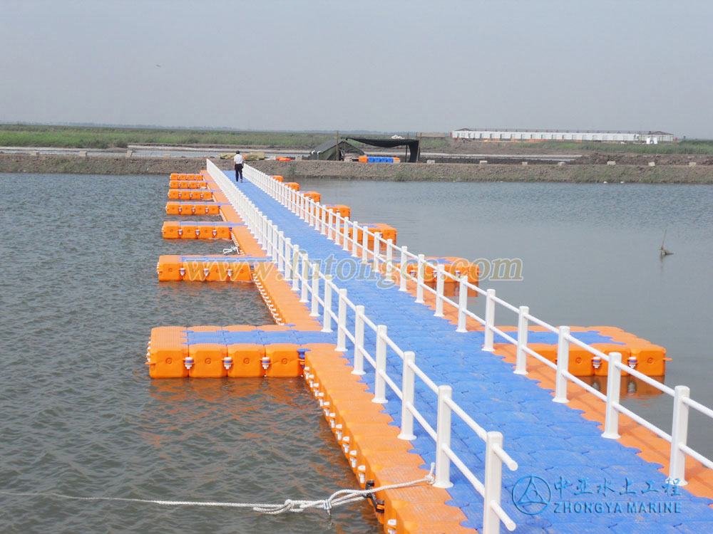 Tianjin Qilihai Wetland Floating Bridge