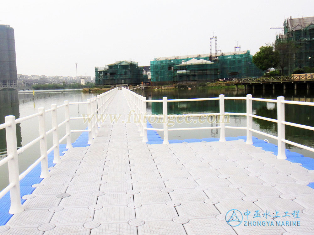 Zhengrong Floating Bridge in Nanchang, Jiangxi