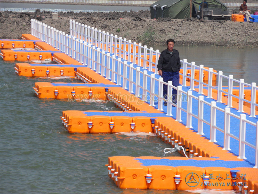 Tianjin Qilihai Wetland Floating Bridge